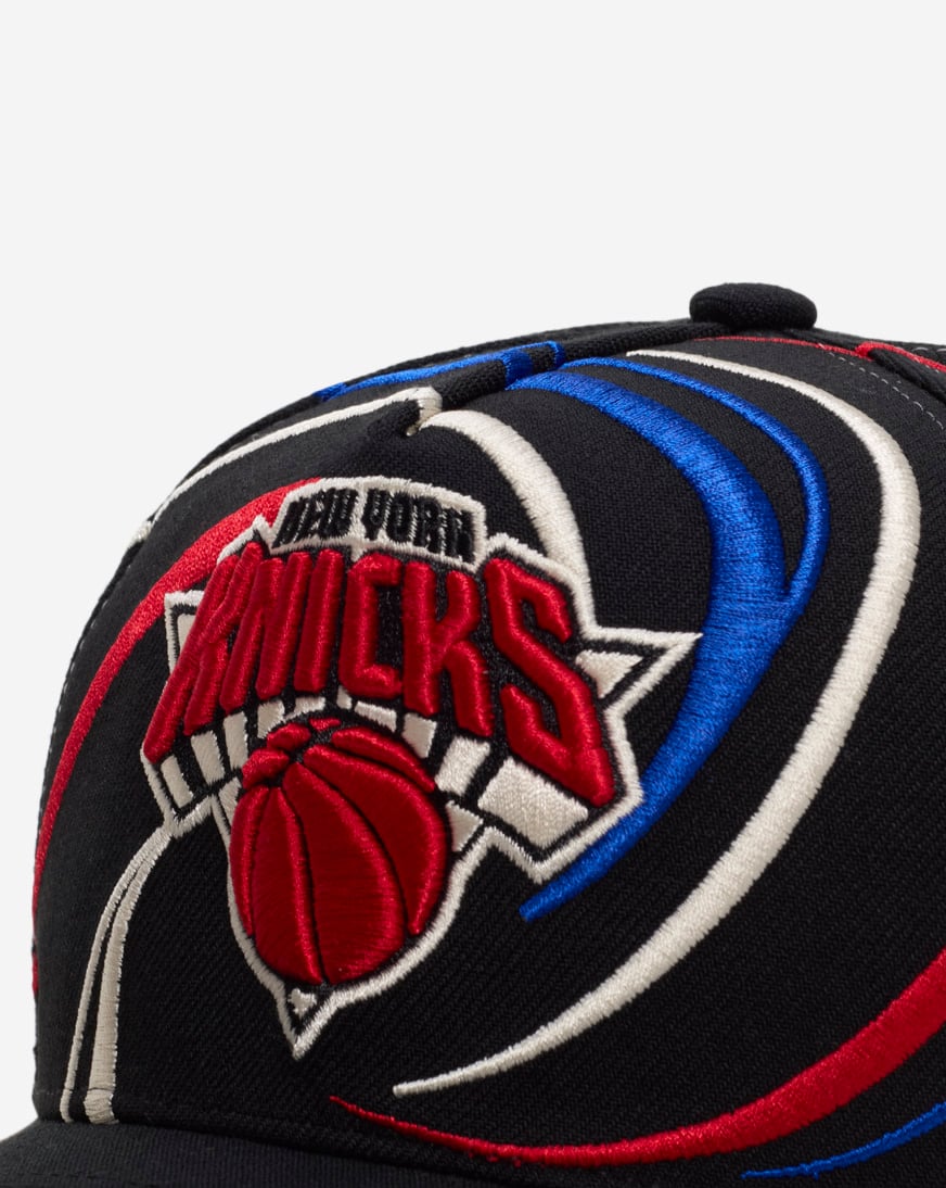 New York Knicks Pro Pinch Swirl Snapback Hat