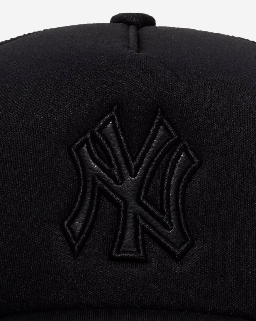 New York Yankees Trucker Leather Logo Adjustable Hat