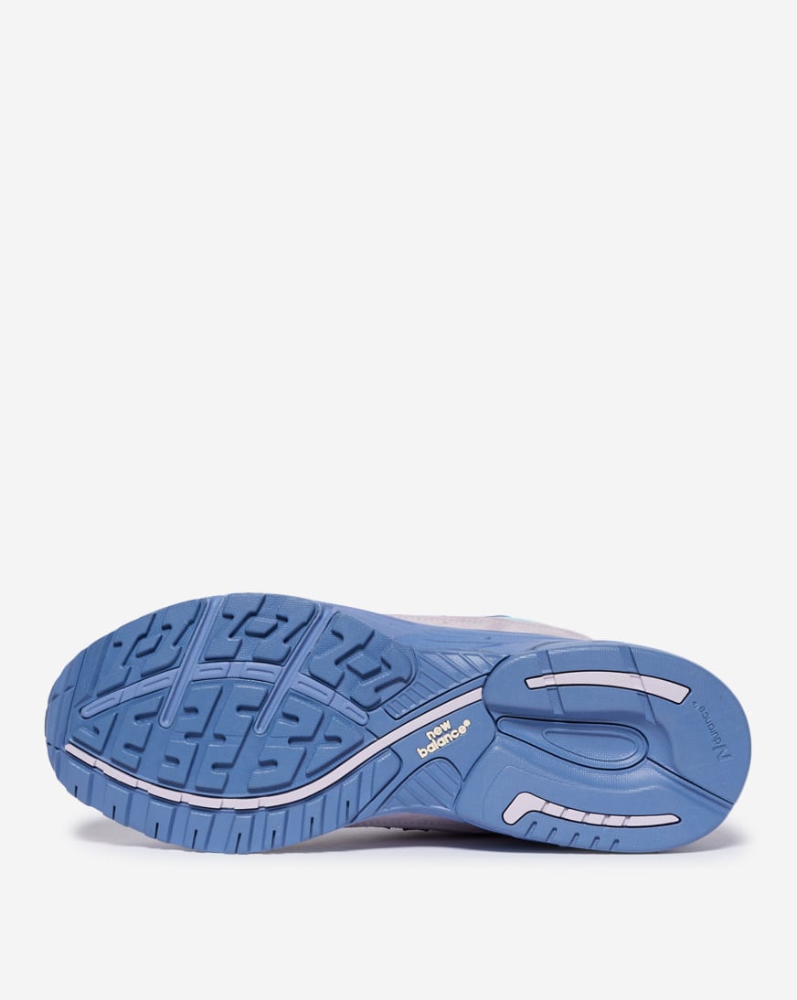 993