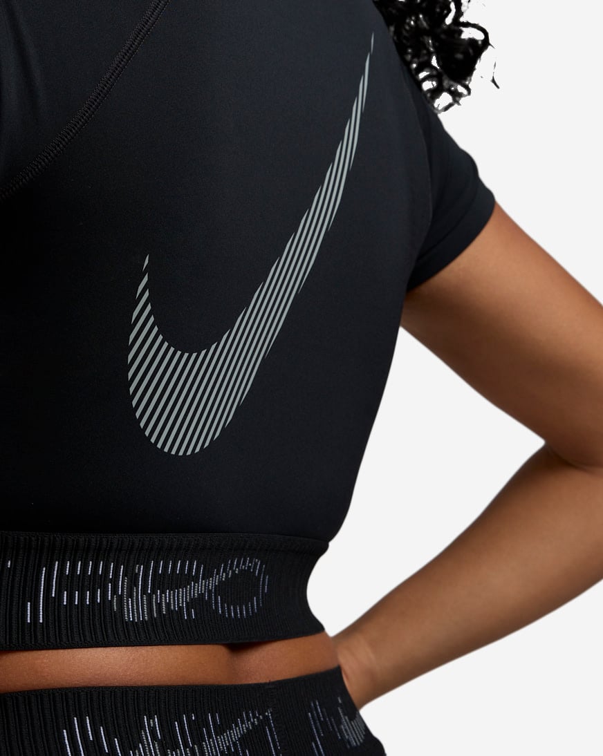 Pro Dri-FIT Short-Sleeve Cropped Top